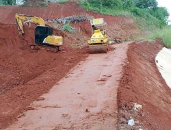 Tanggul Saluran Way Bumi Agung Tergerus, Kini Mulai Diperbaiki