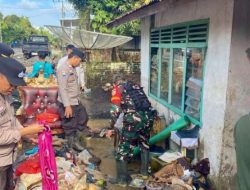 Polsek Semidang Aji Monitoring Luapan Sungai Telume dan Lakukan Pembersihan Pascabanjir