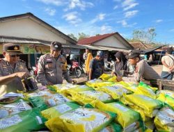 Polsek Sinar Peninjauan Gelar Penjualan Beras Murah untuk Stabilkan Harga Pangan di Kabupaten Ogan Komering Ulu.