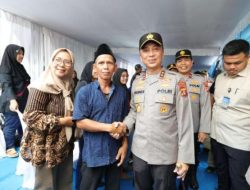 Kapolda Sumsel Serahkan Kunci Rumah, Warga 13 Ulu Sampaikan Terima Kasih Haru