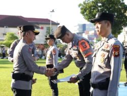 Kapolda Sumsel Pimpin Apel Penghargaan, 48 Personel Terbaik Terima Piagam dan Kuota Umrah