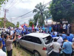 Aksi Damai Yang Dilaksanakan Oleh Kelompok Federasi Serikat Pekerja Pertanian Dan Perkebunan Serikat Pekerja Seluruh Indonesia di kantor pengawasan ketenagakerjaan Wilayah OKU.